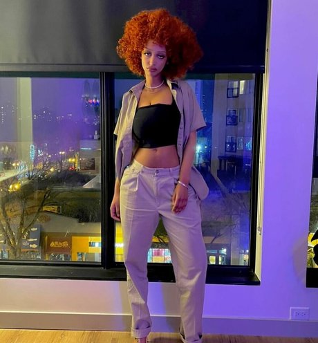 Solaya Ismail top star img