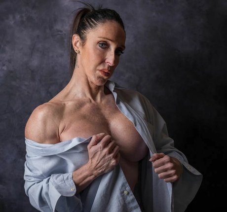 robertabrevi joli modèle image