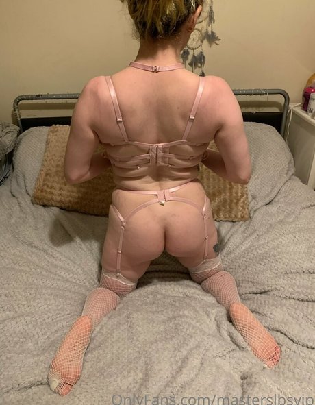 tétons percés onlyfans art chaud image