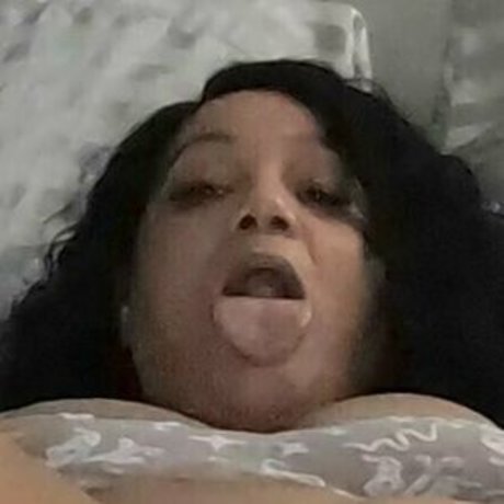 mzbuttafree étoile érotique photos