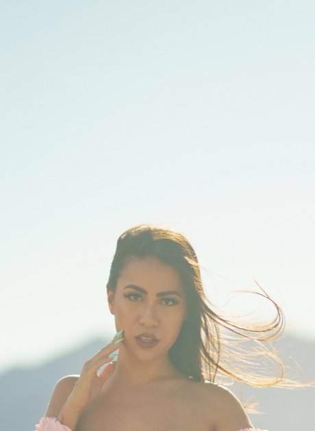 Lostinthought z actrice exclusive images