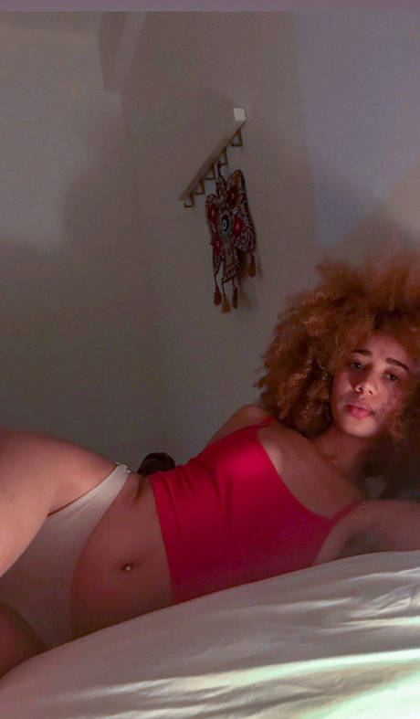 xulanichristine étoile sexy photo