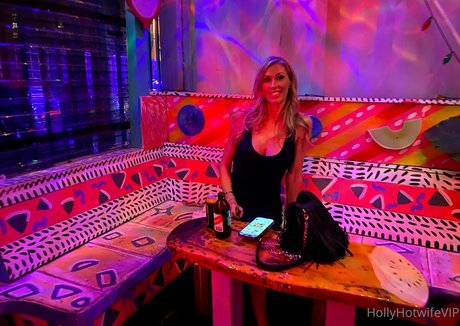 hollyhotwifevip actrice érotique img