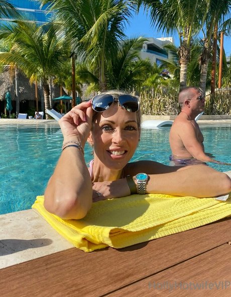 hollyhotwifevip étoile de l'art galeries