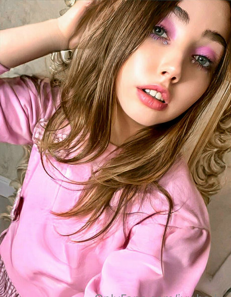 reine de pique onlyfans haute qualité archive