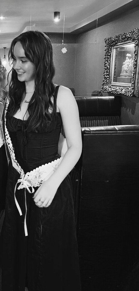 Laura Anne modèle gratuit image