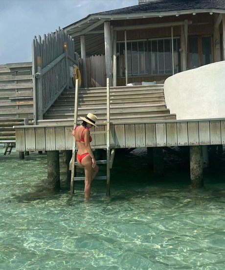 Sthefany Brito modèle sympa img