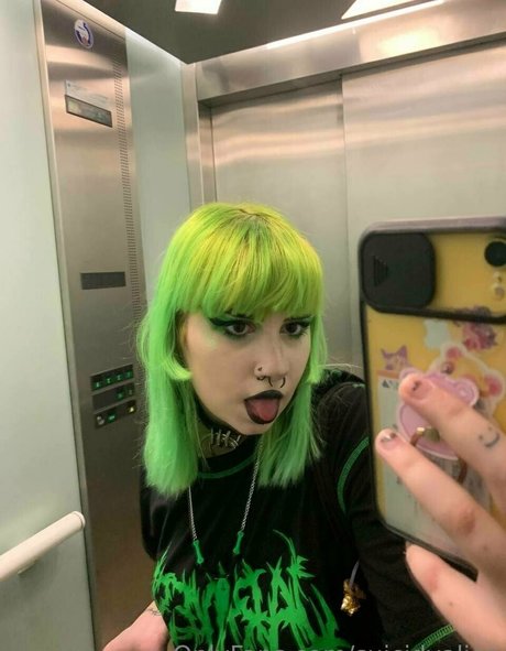 suicidyalice star du porno exclusive images