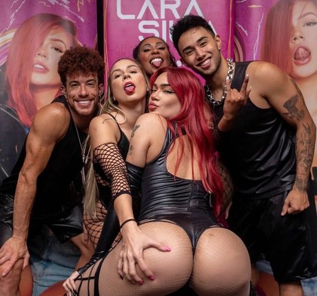 Lara Silva modèle sympa image