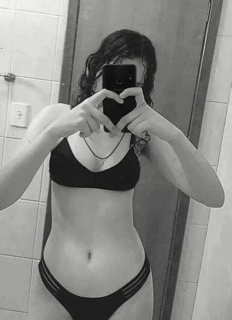 fétichisme des pieds asiatiques onlyfans haute qualité parfait img