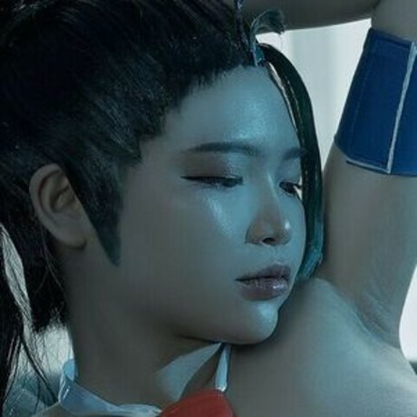 ZinieQ modèle chaud images