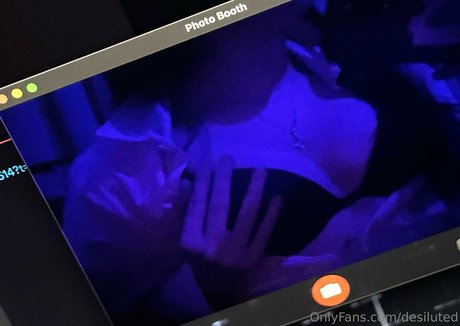 Desiluted modèle érotique photo