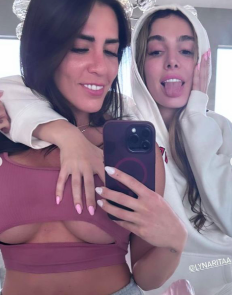 Nathalia Santoro modèle adulte galeries