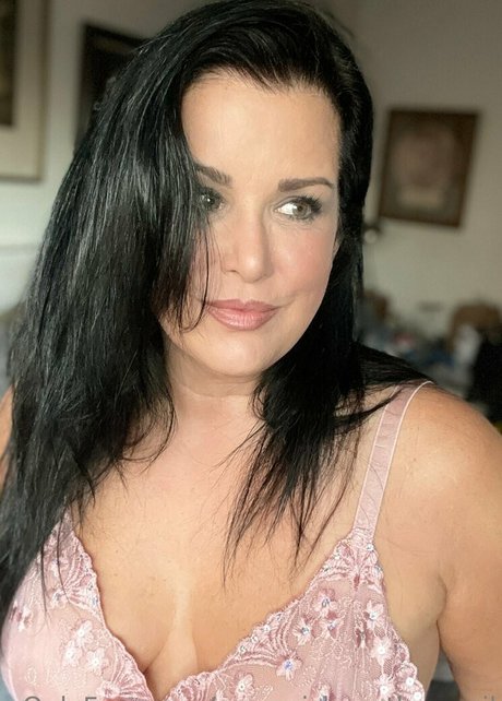 fans alternatifs assez nue galerie