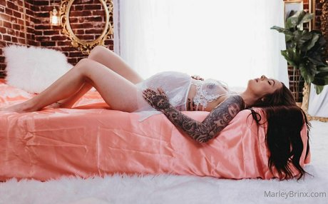 marleybrinx modèle érotique photo