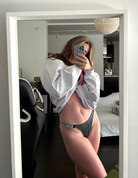 Ahrinyan belle étoile des photos