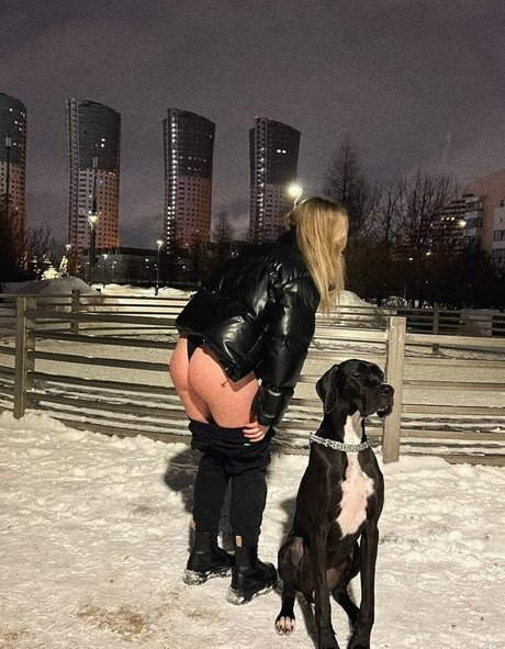 Ahrinyan modèle chaud galeries