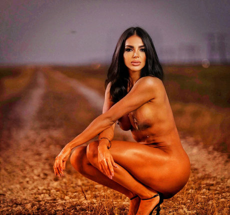 Aleira Avendano star du porno img