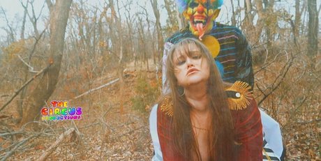 Gibbytheclown star du porno parfaite des photos