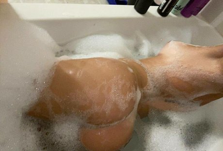 elise eve star du porno adulte des photos