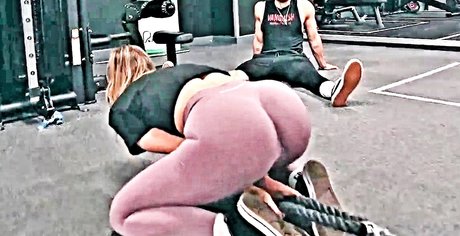 Bela Fernandez étoile parfaite galerie