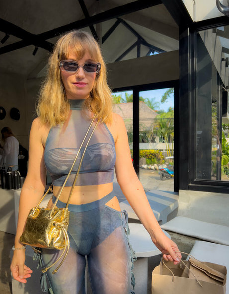 Da Moroshka belle actrice photos