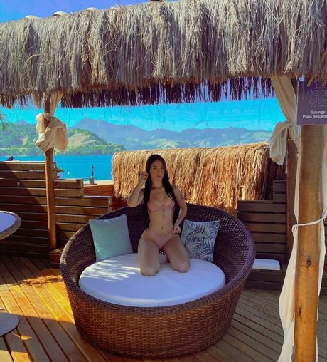 Yohana Rayra actrice libre photos