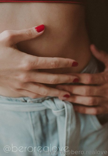 berorealove modèle joli image