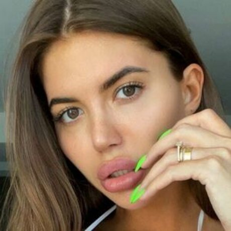 Sasha Polonskaya modèles nus images