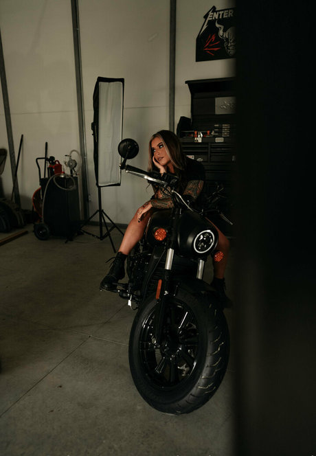 SimplyUncovered actrice de grande qualité galeries