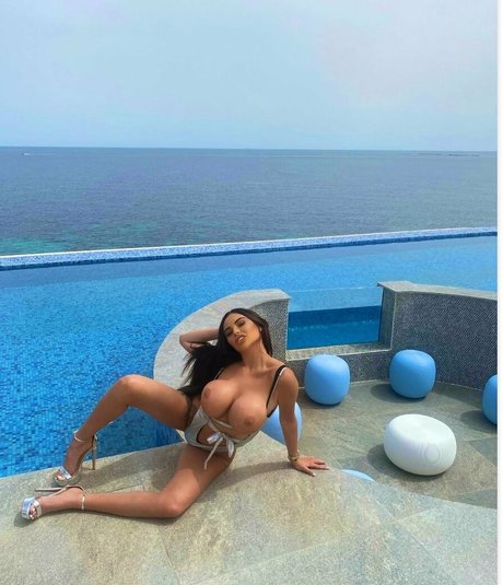 Paris Milan art star du porno galerie