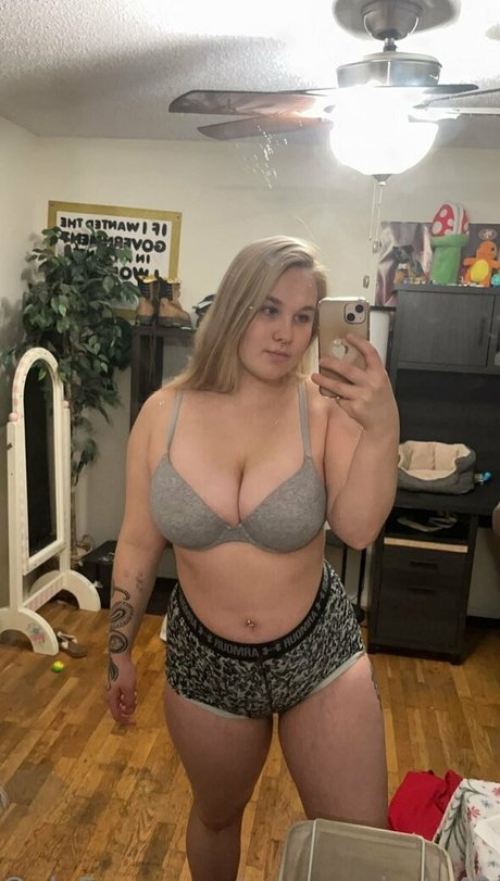 mommyjorts420 art modèle galerie