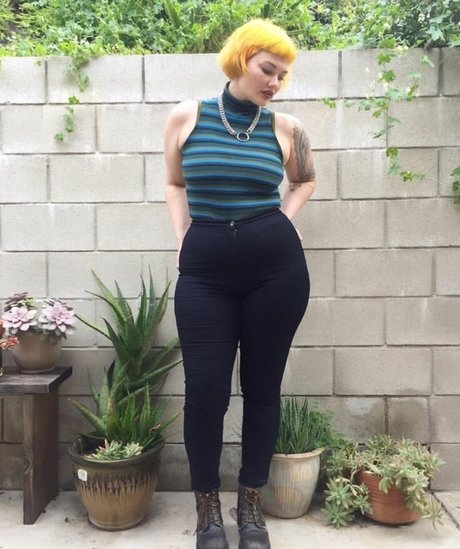 isabel hendrix art modèle des photos