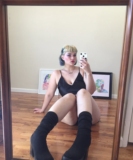 isabel hendrix modèle xxx collection