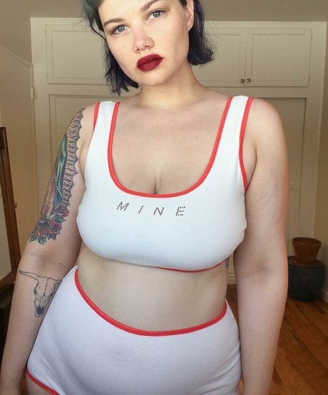 isabel hendrix modèle magnifique img