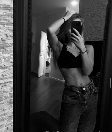 sissy uniquementfans jolie adulte images