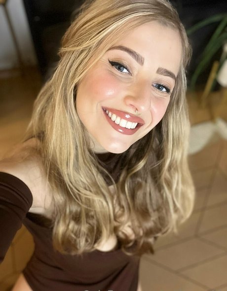 emily smith art star du porno galeries