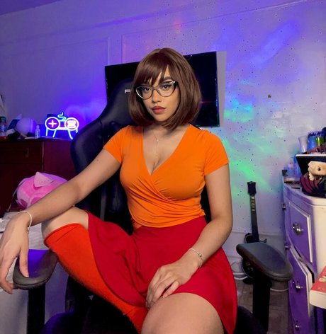 itsqueennovaa modèle sympa image