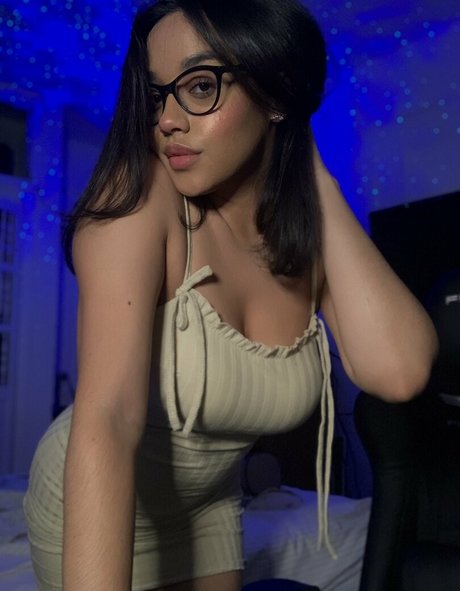 itsqueennovaa modèles nus archive