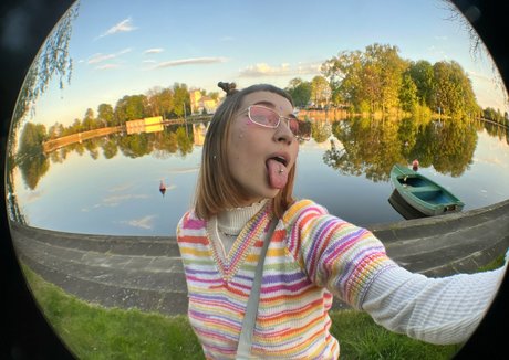 love techno drink actrice chaude galeries