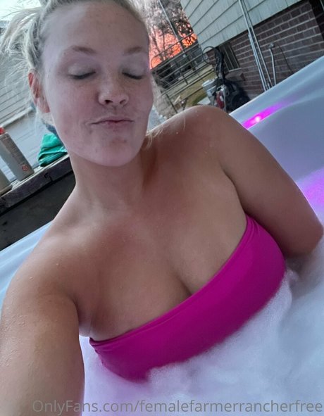 femalefarmerrancherfree modèles nus images