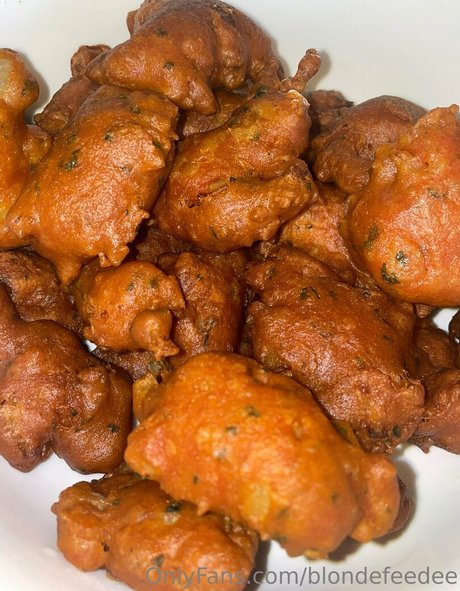 blondefeedee modèle adulte images