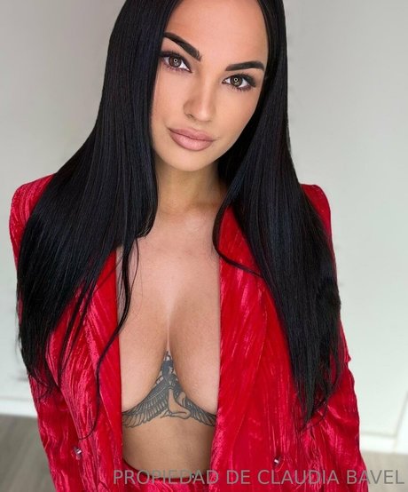 claudiabavel étoile érotique galeries