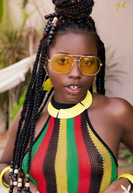 Dakota Simone nus star du porno archive