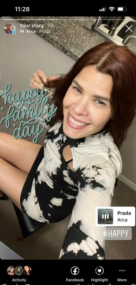 latinafoxy69 actrice sexy images