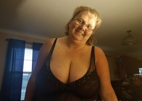 bustywench star du porno de haute qualité des photos