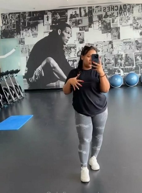 oporthaigirl modèle sympa archive