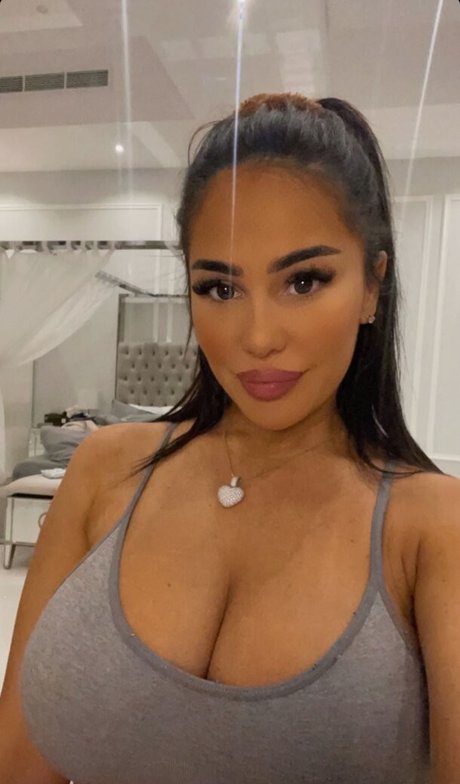 Milla Jasmine star du sexe photo