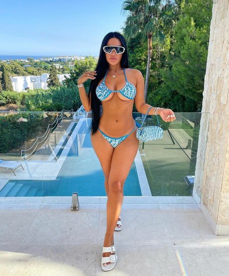 Milla Jasmine star du porno érotique images