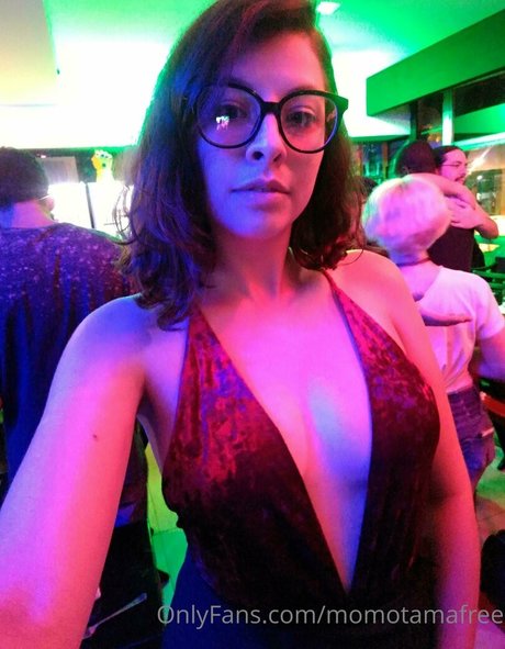 momotamafree actrice érotique galeries